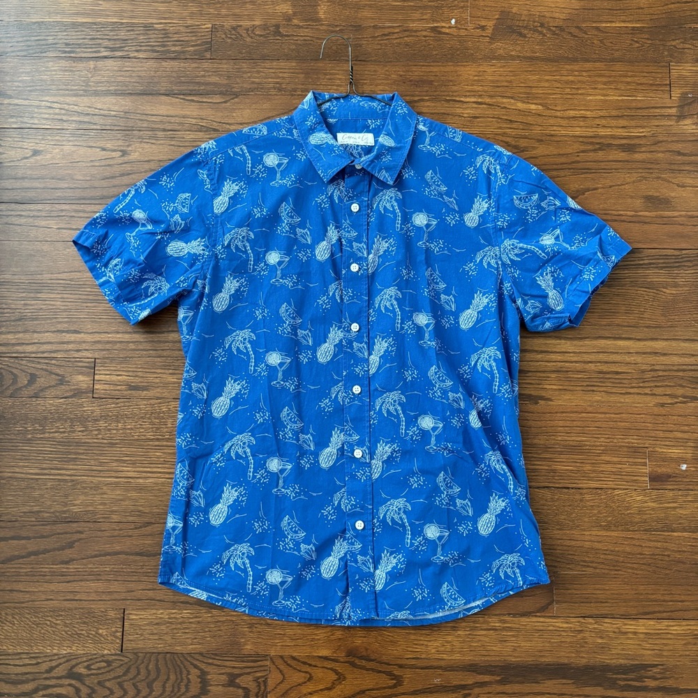 Cotton & Co Men’s Medium Blue Short Sleeve Button Up Shirt Tropical Theme